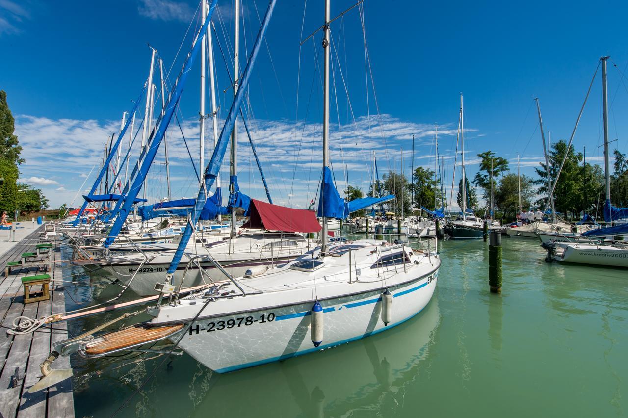 Tihany Yacht Club Hotel Exterior photo