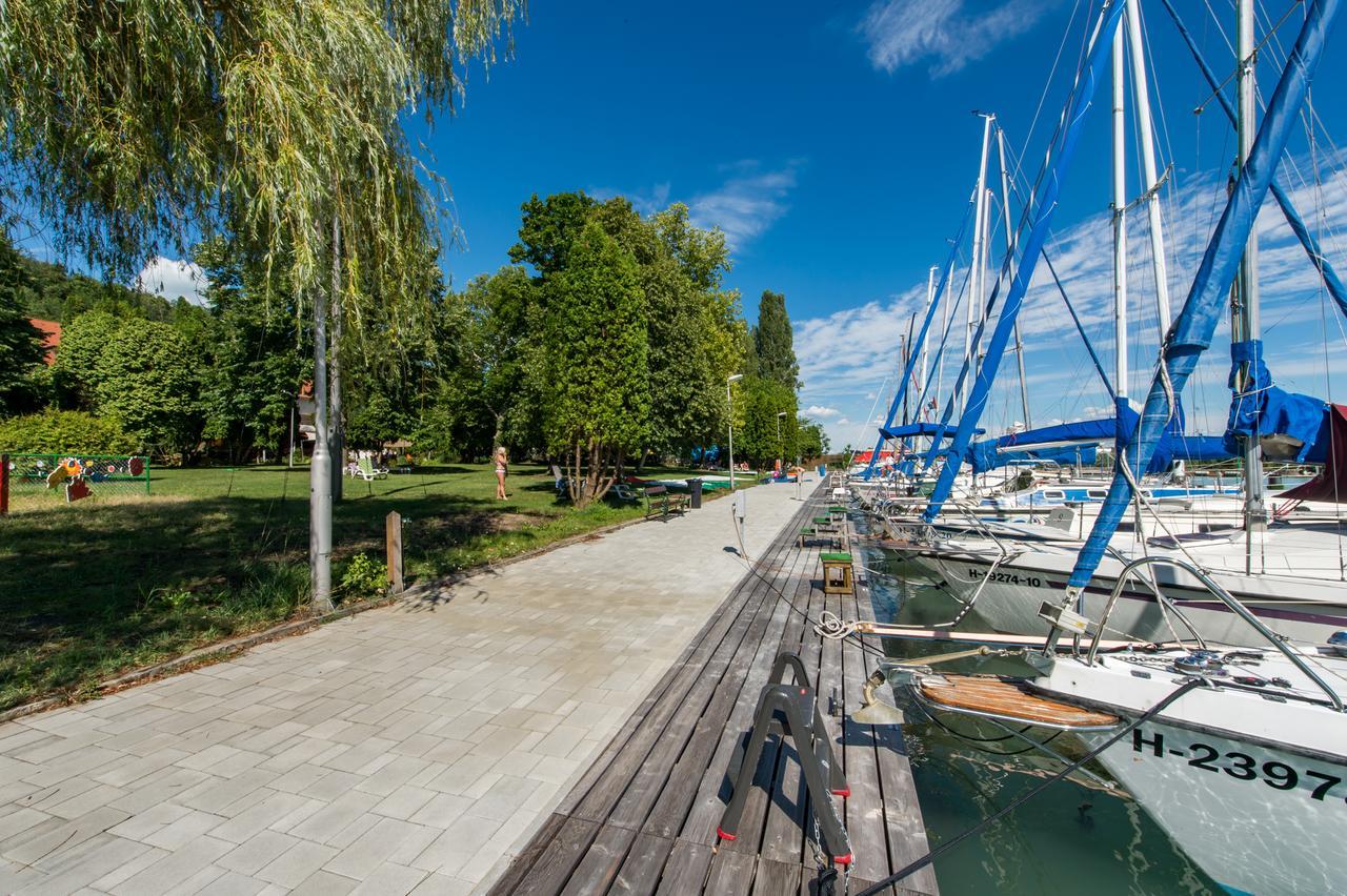 Tihany Yacht Club Hotel Exterior photo