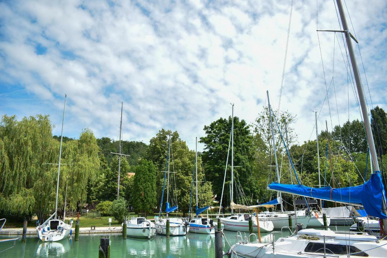 Tihany Yacht Club Hotel Exterior photo