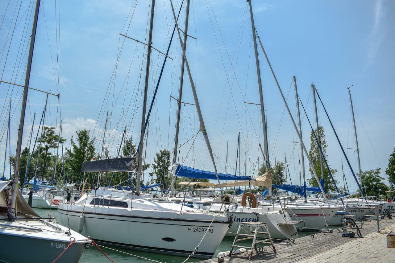 Tihany Yacht Club Hotel Exterior photo